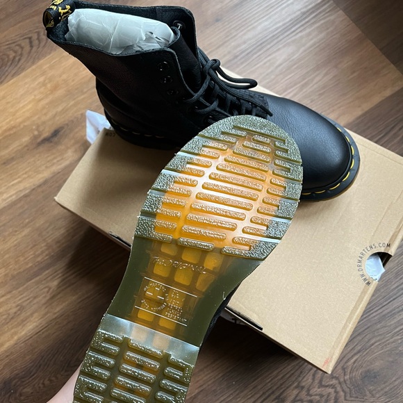 Dr. Martens Soft Leather 8 eye 1460 Pascal size 9 - Picture 6 of 13